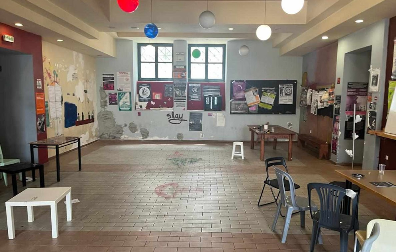 Φωτογραφίες μέσα από την κατάληψη στη Νομική Σχολή Φωτογραφίες μέσα από την κατάληψη στη Νομική Σχολή