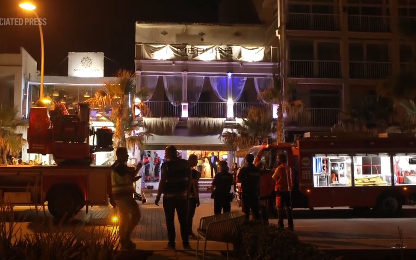 Εφιάλτης στη Μαγιόρκα: Το εστιατόριο κατέρρευσε λόγω του «υπερβολικού βάρους» &#8211; «Άνθρωποι έκλαιγαν και ούρλιαζαν»