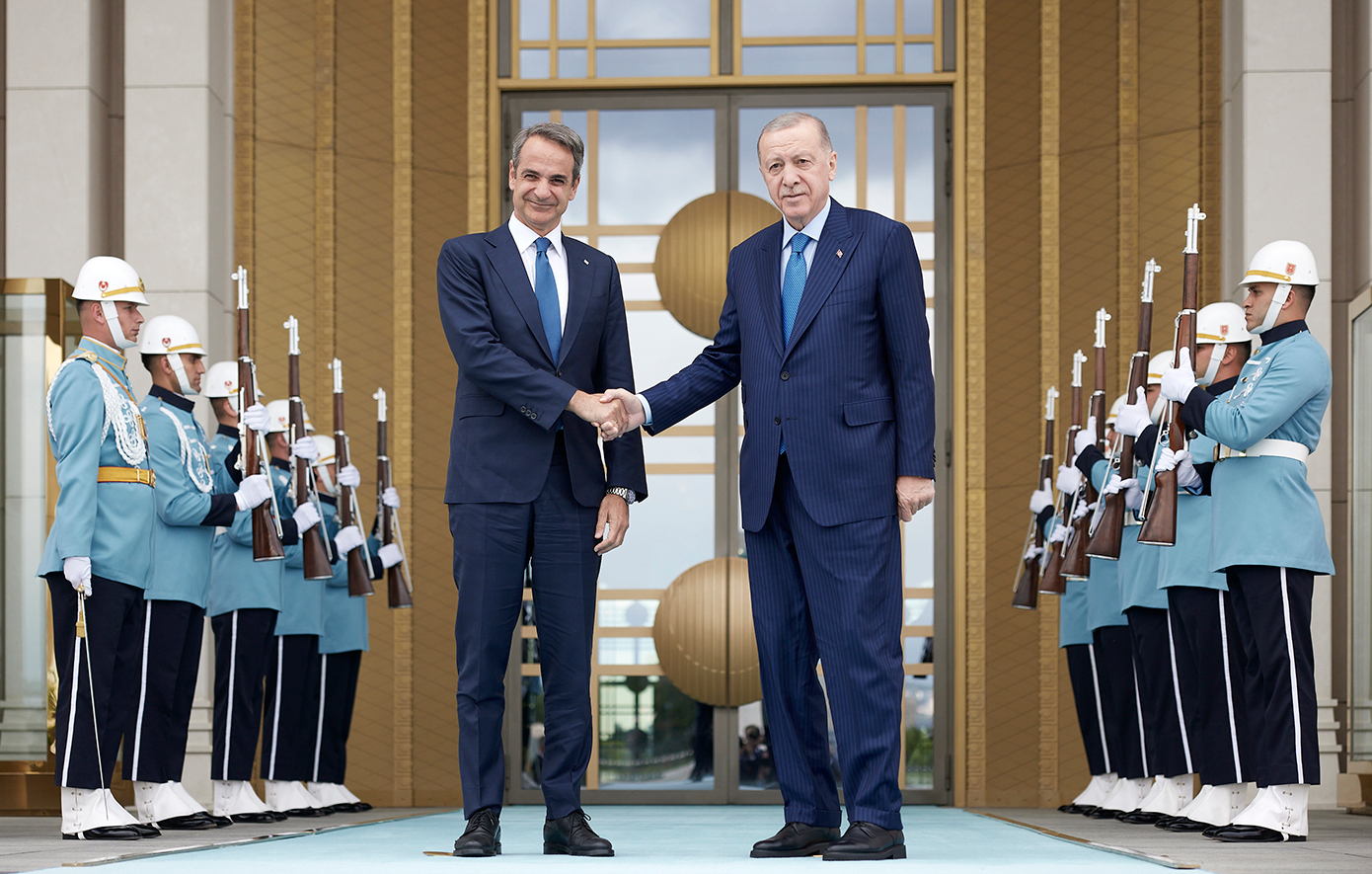 Ο Κυριάκος Μητσοτάκης και ο Ρετζέπ Ταγίπ Ερντογάν Ο Κυριάκος Μητσοτάκης και ο Ρετζέπ Ταγίπ Ερντογάν