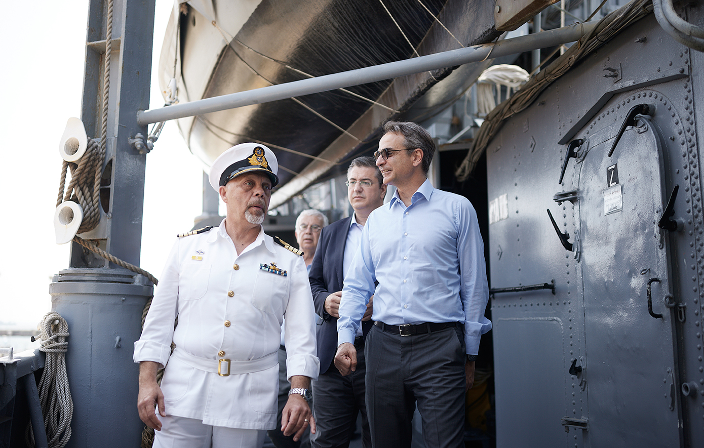 Επίσκεψη του Κυριάκου Μητσοτάκη στο Πολεμικό Μουσείο και στο Πλωτό Ναυτικό Μουσείο "Α/Τ Βέλος" στην Θεσσαλονίκη Επίσκεψη του Κυριάκου Μητσοτάκη στο Πολεμικό Μουσείο και στο Πλωτό Ναυτικό Μουσείο "Α/Τ Βέλος" στην Θεσσαλονίκη