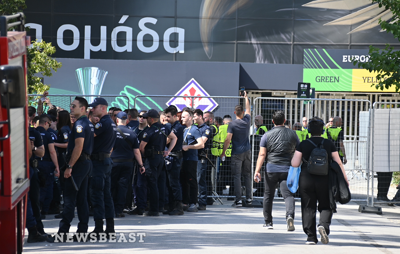 Europa Conference League: Συρρέουν οι οπαδοί έξω από την OPAP Arena &#8211; Ισχυρή αστυνομική παρουσία