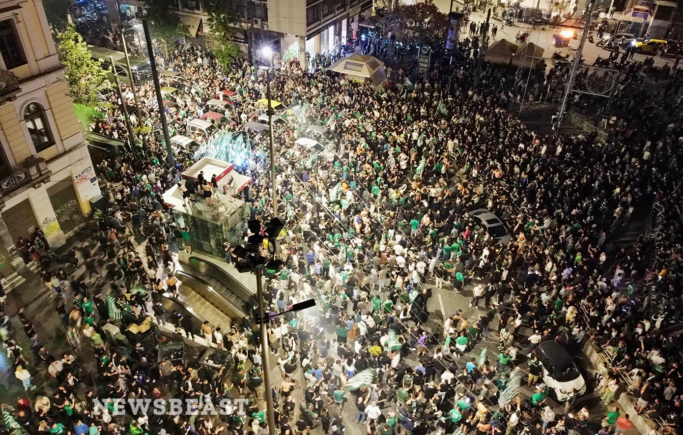 Το έβδομο ευρωπαϊκό του Παναθηναϊκού έκανε τη νύχτα μέρα στην Ομόνοια – Το μεσημέρι στο «Ελευθέριος Βενιζέλος» οι πρωταθλητές