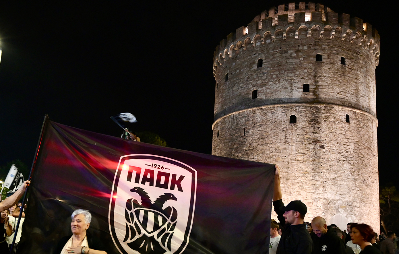 Ξενύχτησε η Θεσσαλονίκη για τον πρωταθλητή ΠΑΟΚ &#8211; Εικόνες από τους έξαλλους πανηγυρισμούς