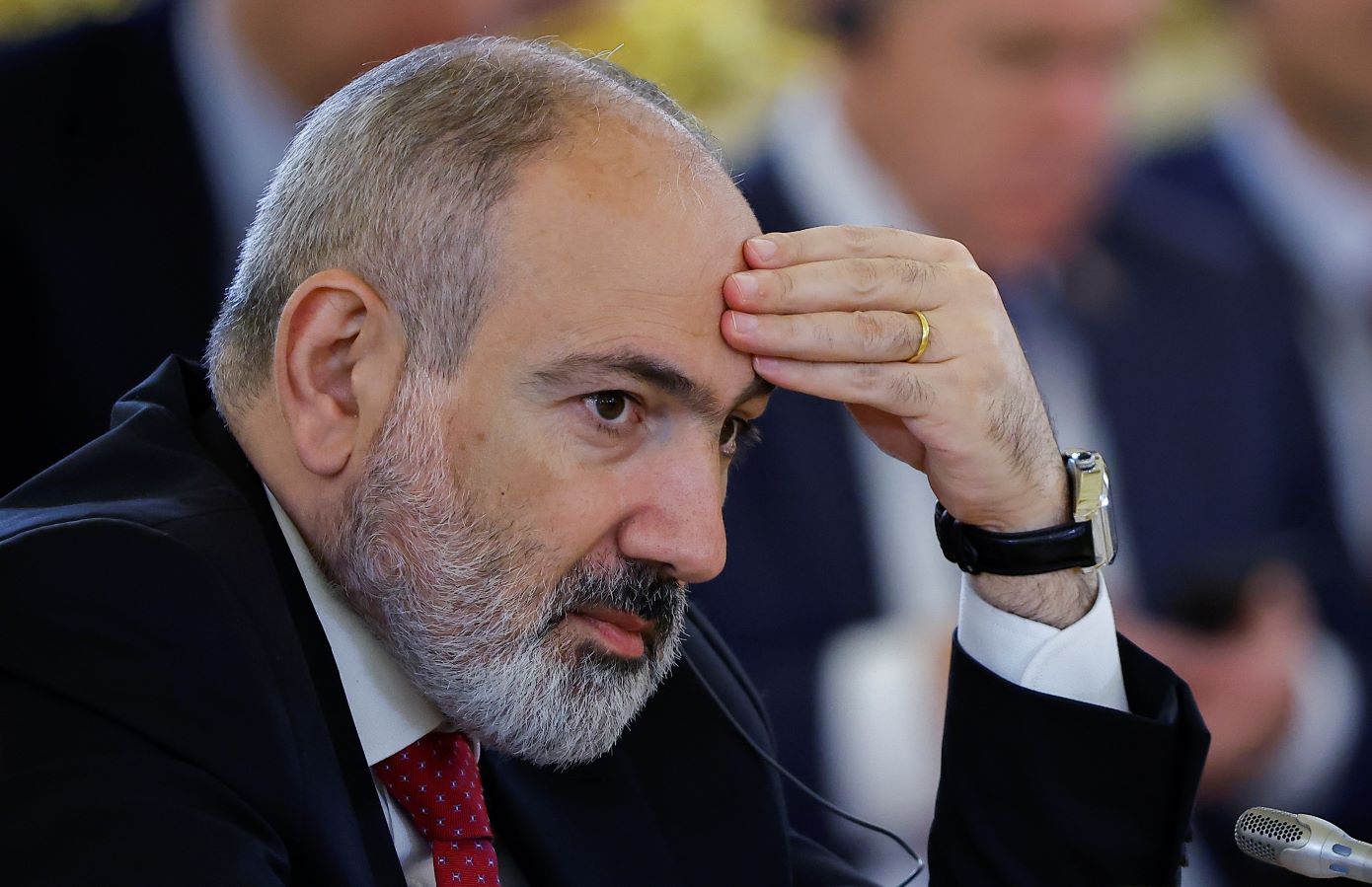 Αναγκαστική προσγείωση του ελικοπτέρου που μετέφερε τον πρωθυπουργό της Αρμενίας λόγω δυσμενών καιρικών συνθηκών