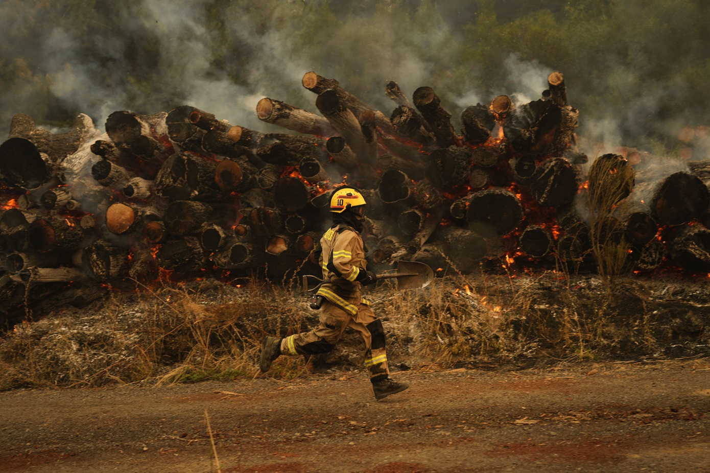 Ένας πυροσβέστης συνελήφθη στη Χιλή – Κατηγορείται πως έβαλε πυρκαγιές που σκότωσαν 137 άτομα