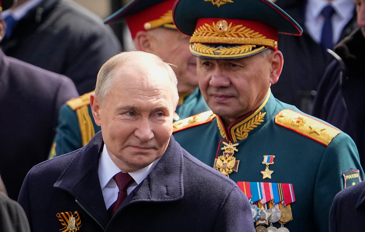 Οι «χαρτογιακάδες» του Πούτιν κερδίζουν τον πόλεμο και όχι οι στρατηγοί του