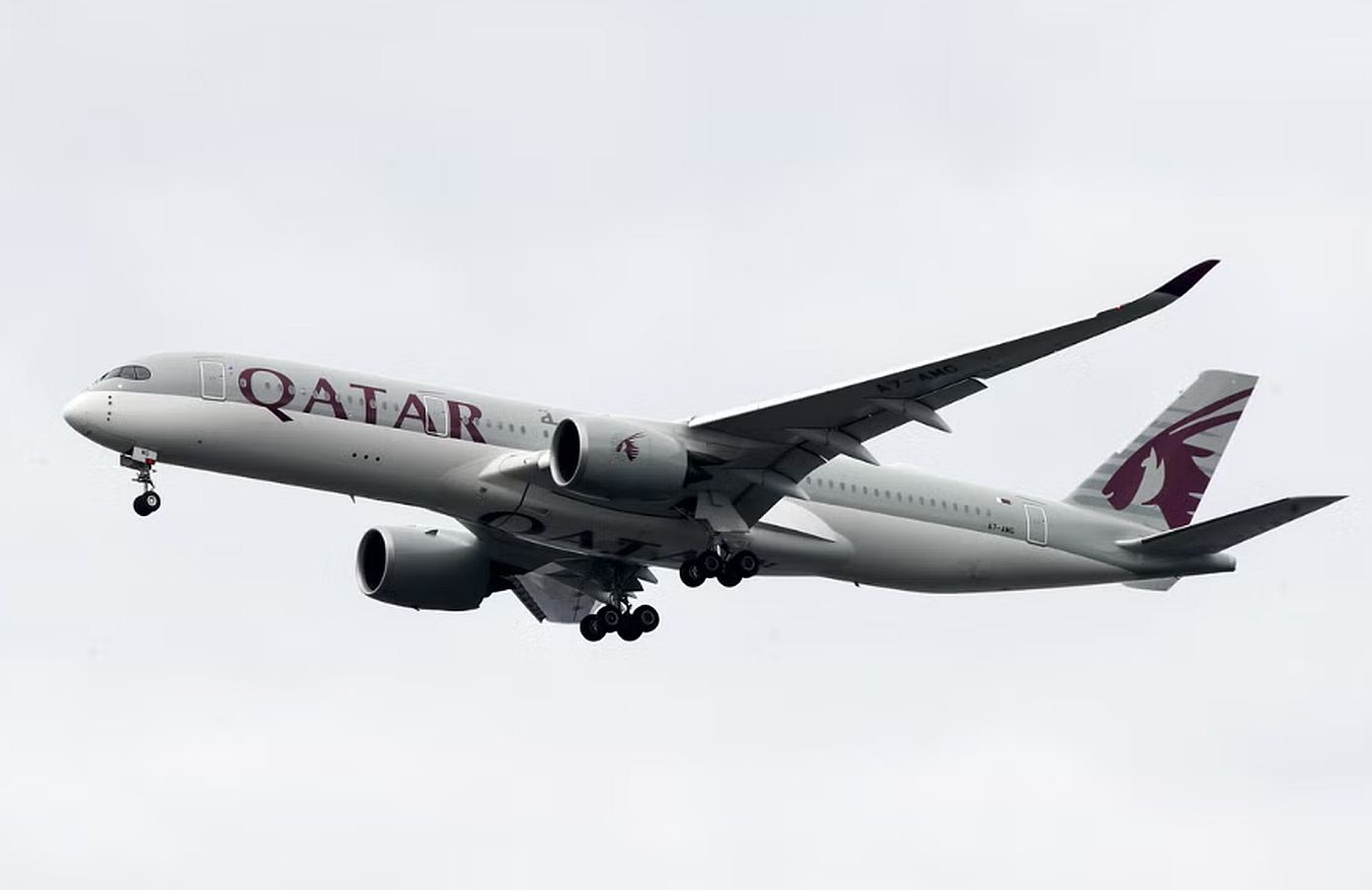 Πανικός σε πτήση της Qatar Airways: Τραυματίστηκαν από αναταράξεις πλήρωμα και επιβάτες