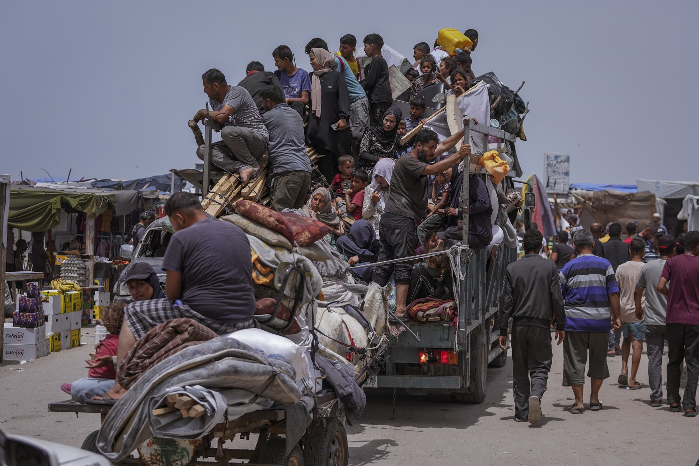 ΟΗΕ: Πάνω από 940.000 άνθρωποι έχουν εκτοπιστεί από τη Ράφα σε τρεις εβδομάδες