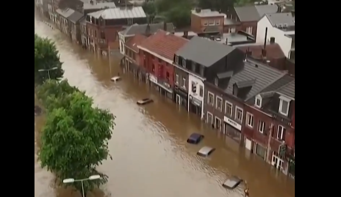 Πλημμύρες σε Βέλγιο, Γερμανία και Ολλανδία – Ποτάμια οι δρόμοι, εκκενώθηκαν κάμπινγκ
