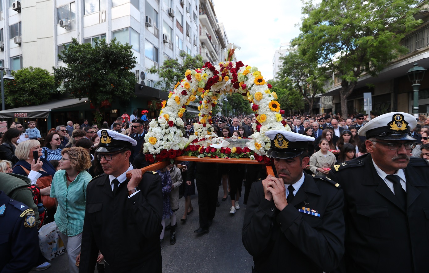 Πέντε επιτάφιοι της Θεσσαλονίκης θα συναντηθούν για πρώτη φορά στην πλατεία Αριστοτέλους