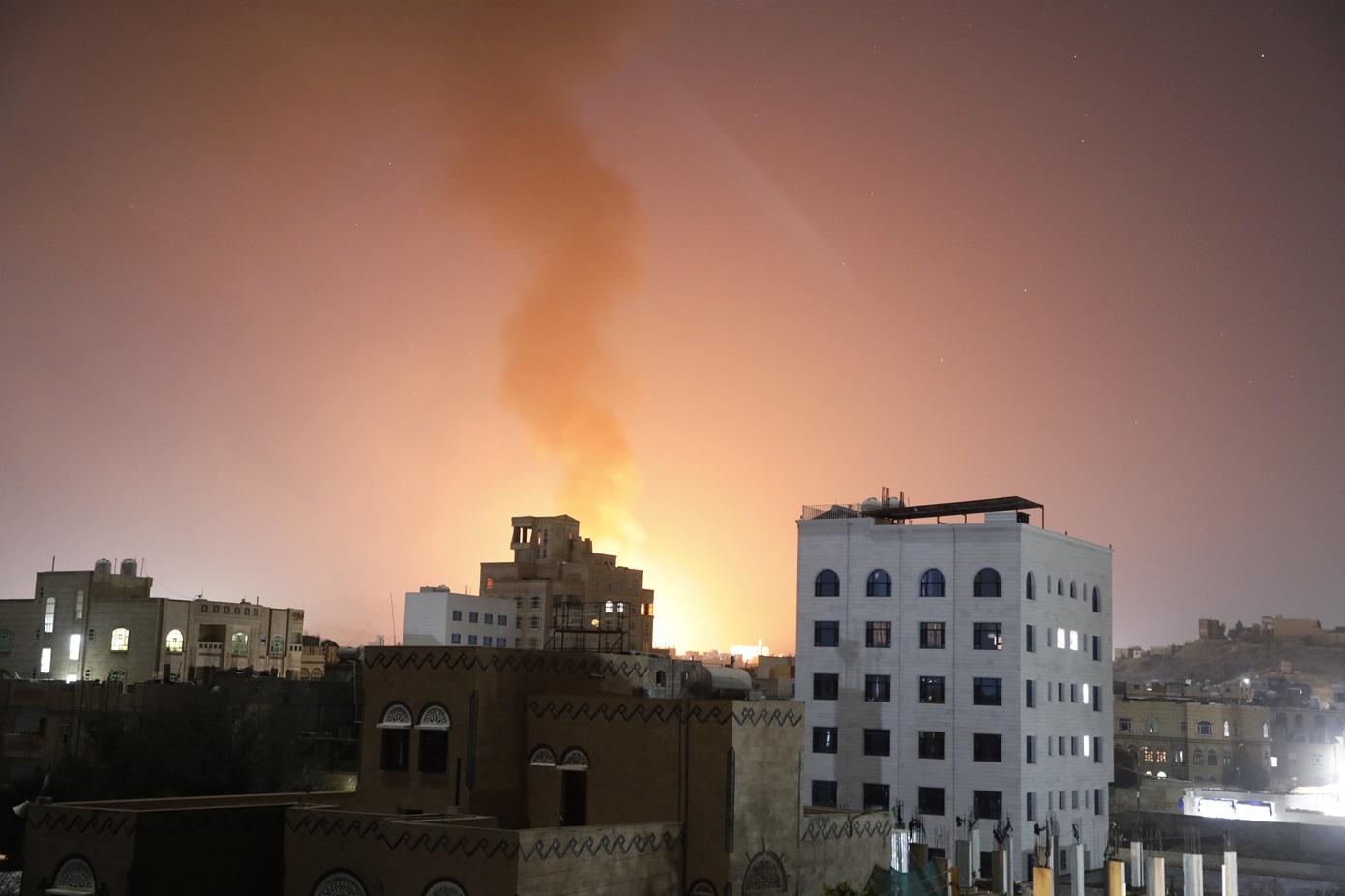 Βρετανία και ΗΠΑ βομβάρδισαν περιοχές της Υεμένης – Αναφορές για δύο νεκρούς και δέκα τραυματίες