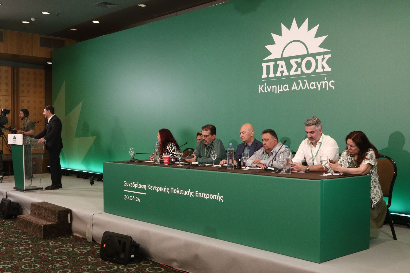 Στην αφετηρία Ανδρουλάκης, Δούκας και Γερουλάνος για την ηγεσία του ΠΑΣΟΚ &#8211; Κάλπες στις 6 Οκτωβρίου