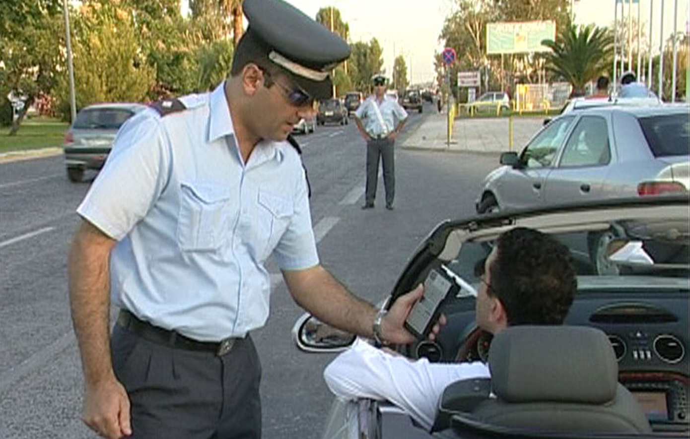 Πάνω από 30% τα θετικά αλκοτέστ τα Σαββατοκύριακα &#8211; 5 χιλ. οδηγοί χωρίς δίπλωμα το πρώτο τρίμηνο του 2025