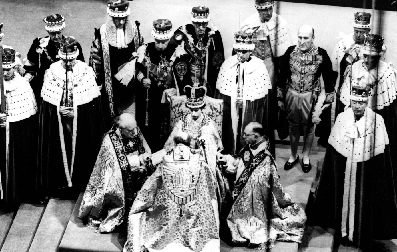 Σαν σήμερα 2 Ιουνίου: Η στέψη της Βασίλισσας Ελισάβετ Β&#8217; &#8211; Μια μέρα λαμπρότητας και μεγαλείου για τη Βρετανία
