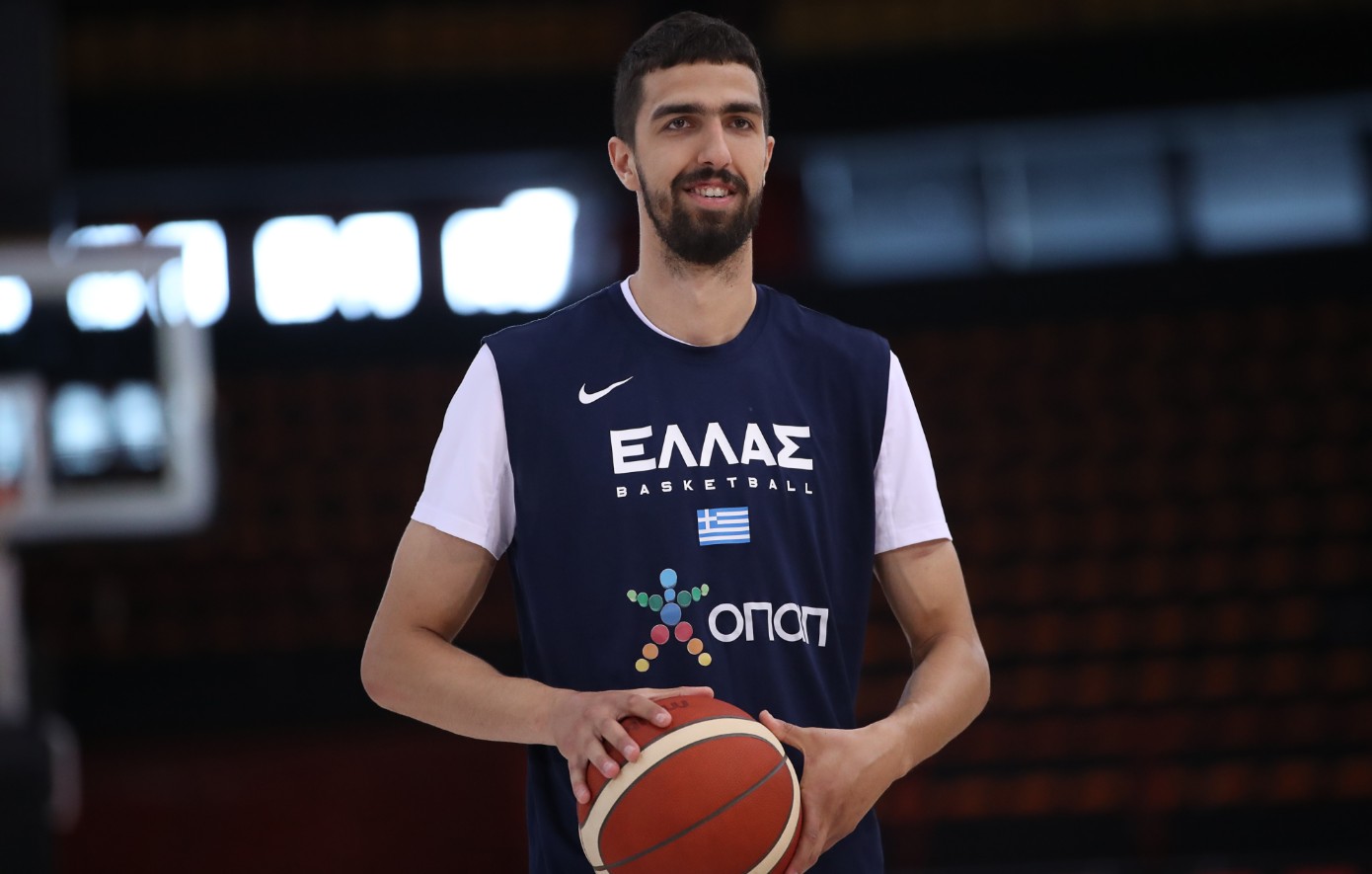 Υπέγραψε και φεύγει σε άλλη ελληνική ομάδα ο Μαντζούκας &#8211; Τον ήθελε και ο Ολυμπιακός!