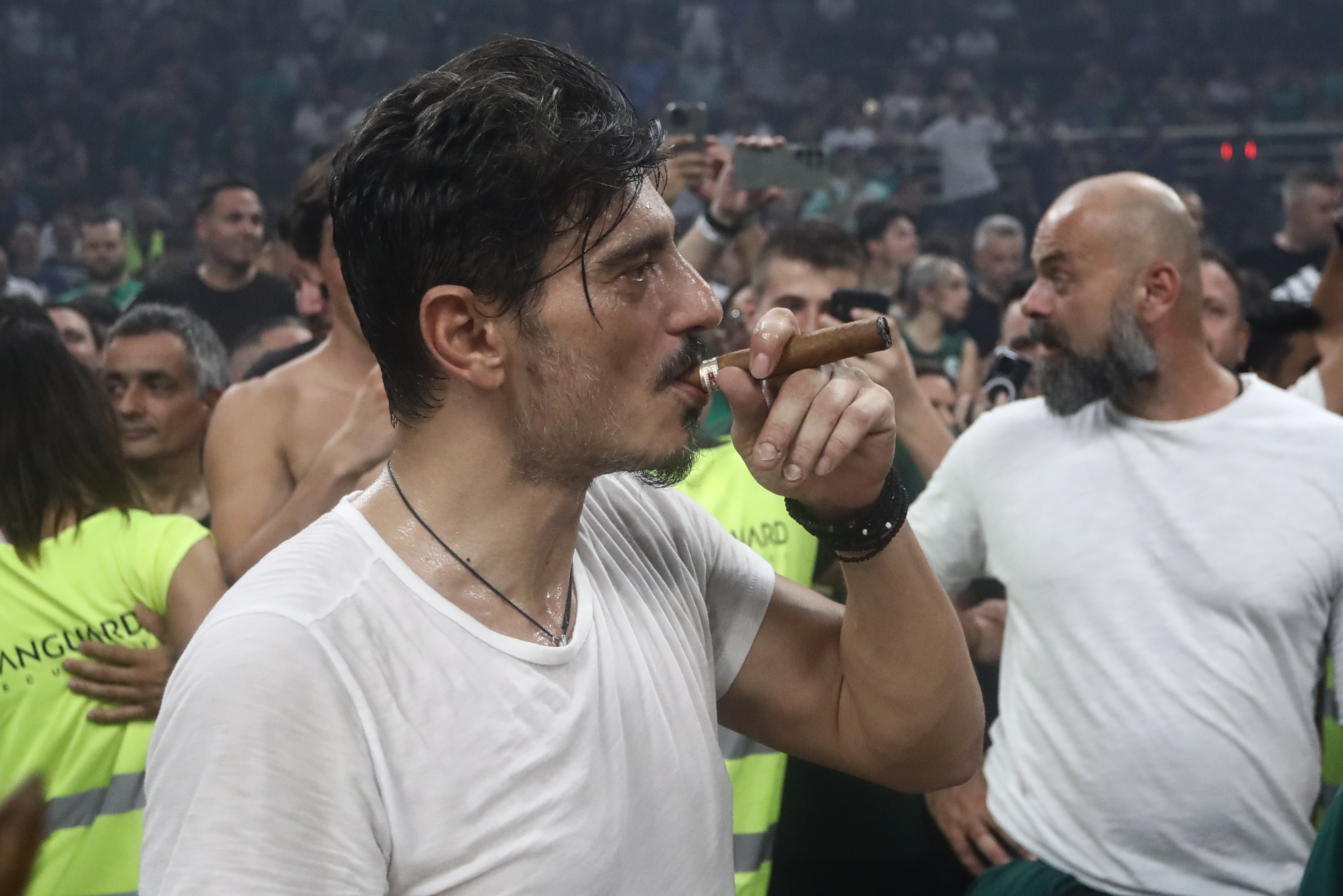 Περισσότερα από 10 εκατ. ο Γιαννακόπουλος σε Βεζένκοφ &#8211; «Όχι» από Έλληνα σε Ολυμπιακό