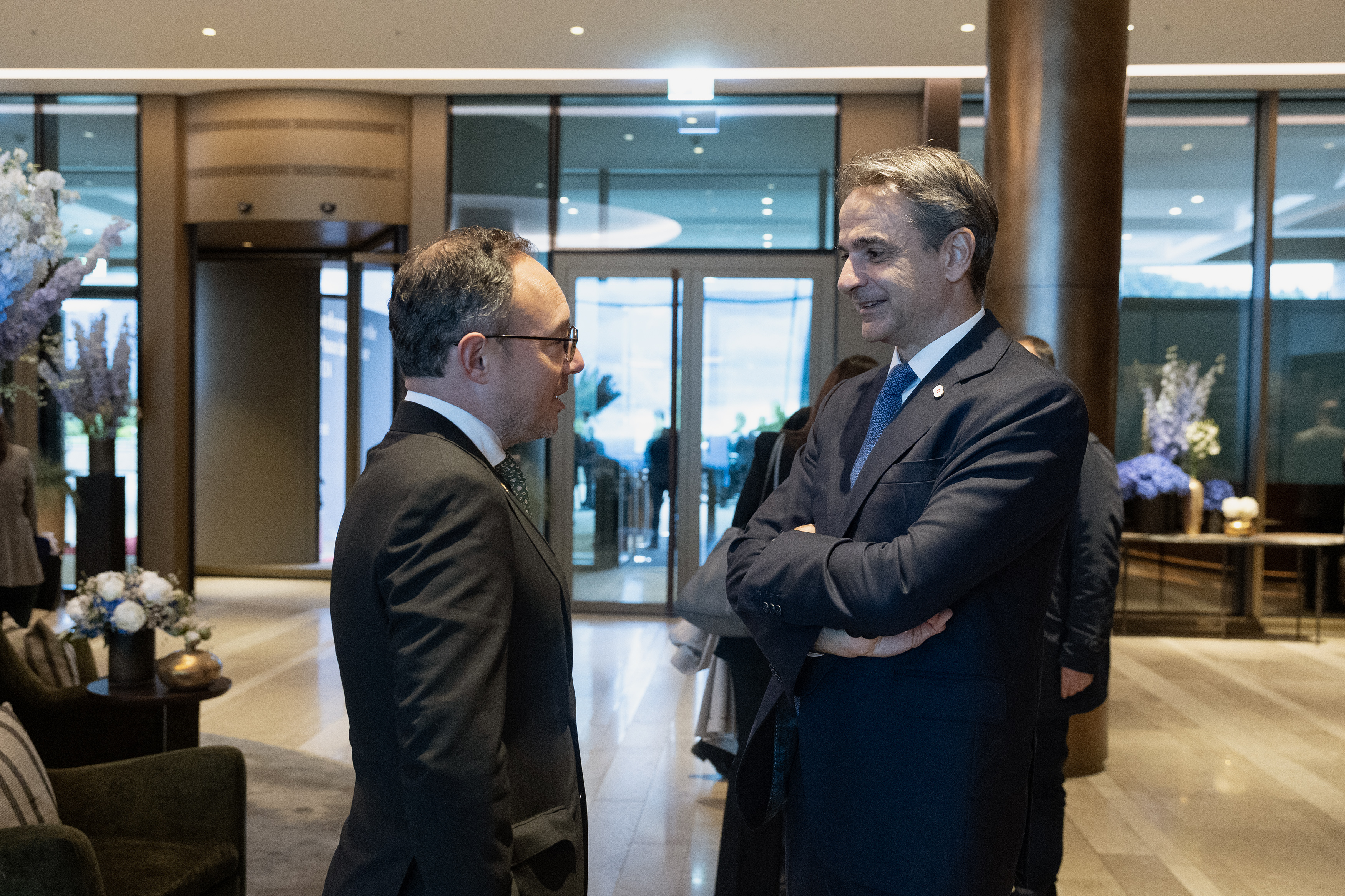 Μητσοτάκης από την Ελβετία: Τα σύνορα δεν μπορούν να αλλάζουν με τη βία