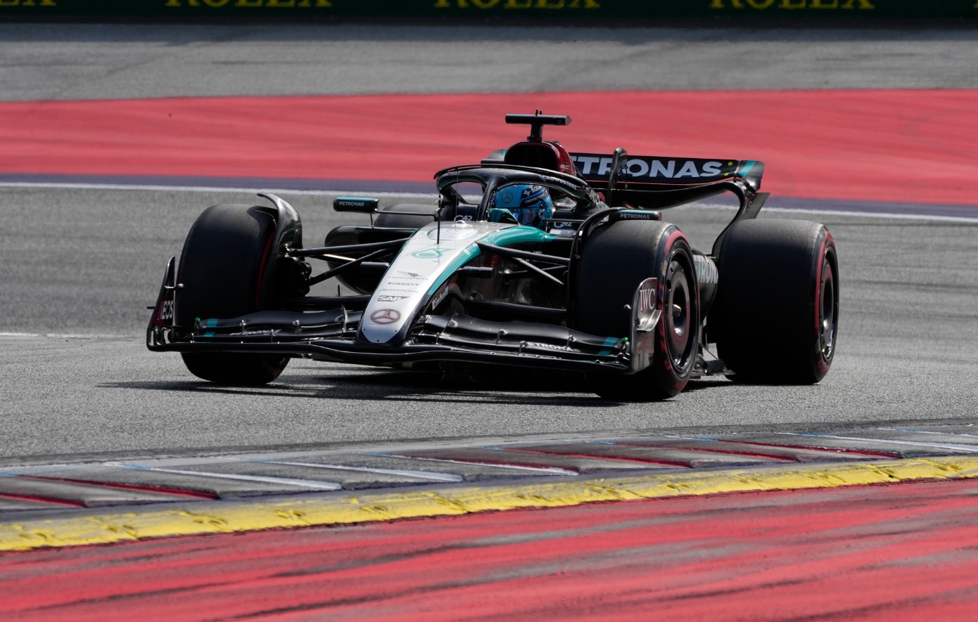 Formula 1: Νικητής ο Ράσελ στην Αυστρία μετά τη σύγκρουση Φερστάπεν – Νόρις