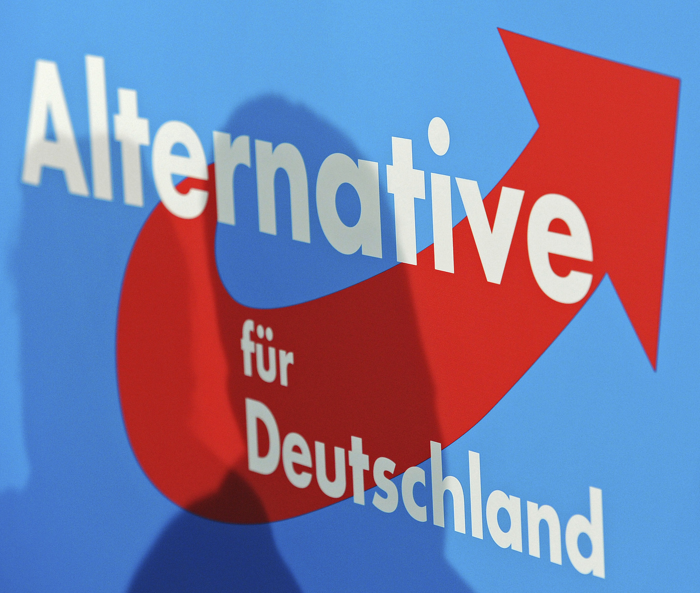 Στη 2η θέση μια εβδομάδα πριν τις ευρωεκλογές παραμένει το ακροδεξιό γερμανικό κόμμα AfD