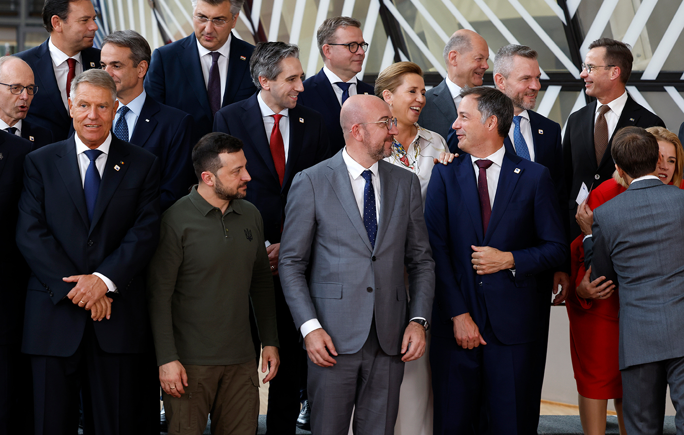 Σύνοδος Κορυφής: Πυρετώδεις διαβουλεύσεις για τις θέσεις «κλειδιά» της Ένωσης – Οι ελληνικές θέσεις και το παρασκήνιο
