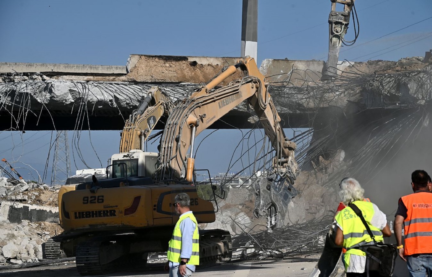 Ομαλοποιείται η κίνηση στον Ισθμό μετά την κατεδάφιση της γέφυρας – Χάρτης με την κυκλοφορία στους δρόμους