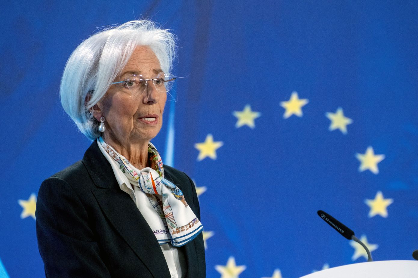 Την πρώτη μείωση των επιτοκίων αποφασίζει την Πέμπτη η ΕΚΤ