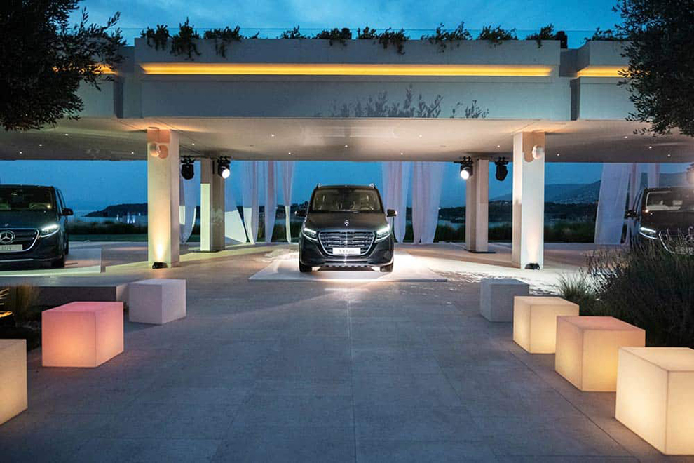 Στην Ελλάδα οι νέες Mercedes-Benz V-Class & EQV