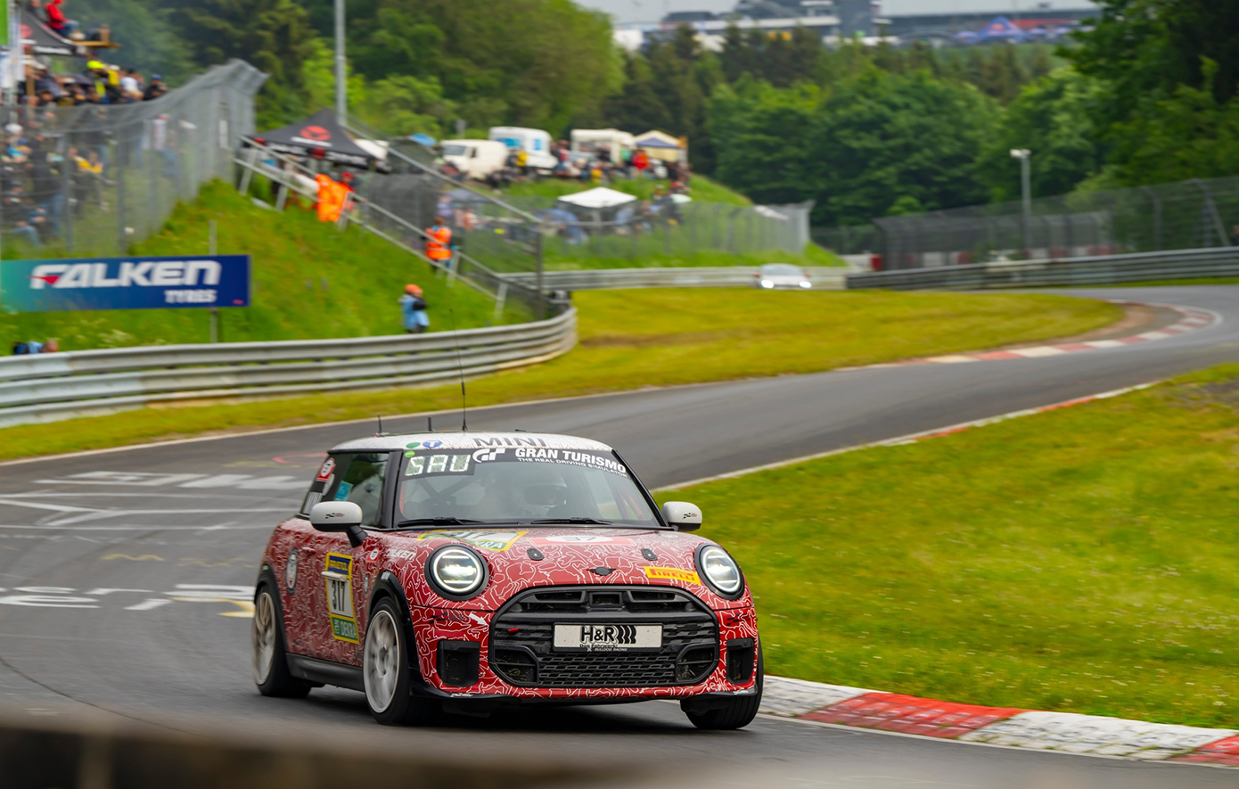 Νέο Mini John Cooper Works:Νίκη στον 24ωρο αγώνα του Nürburgring πριν από την παγκόσμια πρεμιέρα