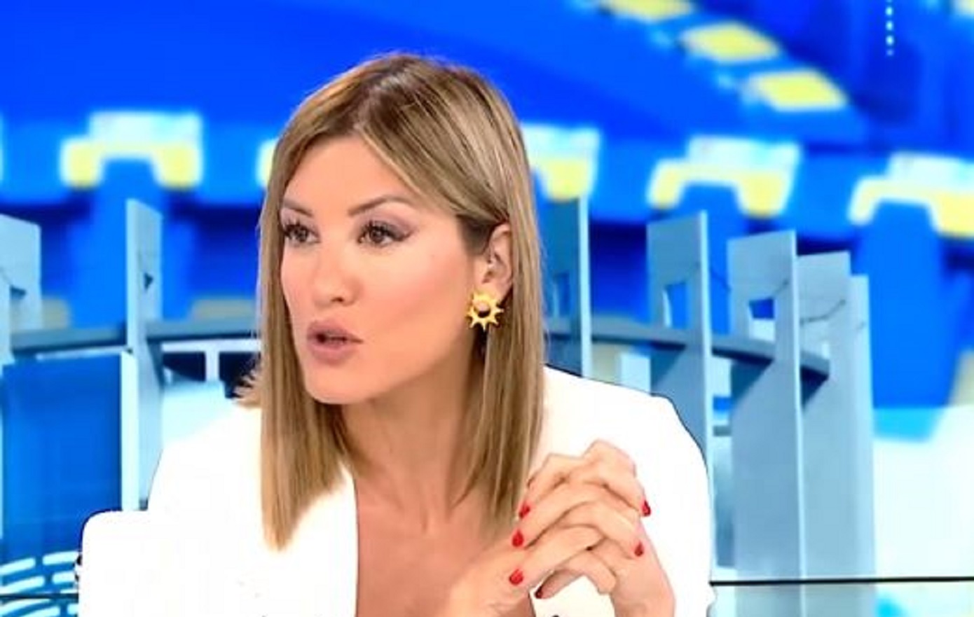 «Δεν είναι ευγενικό, το καταλαβαίνετε και εσείς» &#8211; Ενοχλήθηκε η Ράνια Τζίμα από τα πηγαδάκια