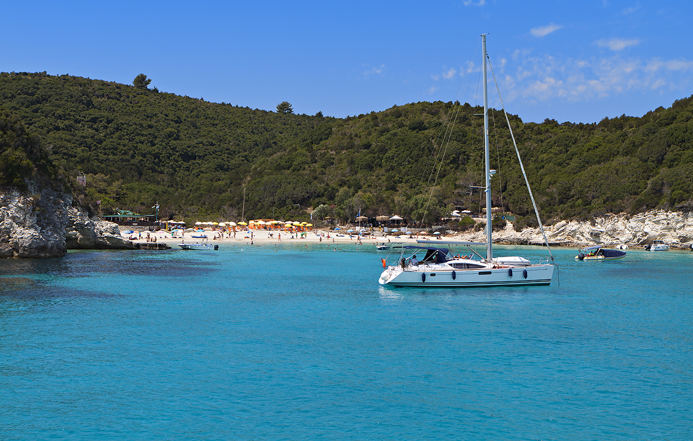 Βουτούμι, Αντίπαξοι Βουτούμι, Αντίπαξοι