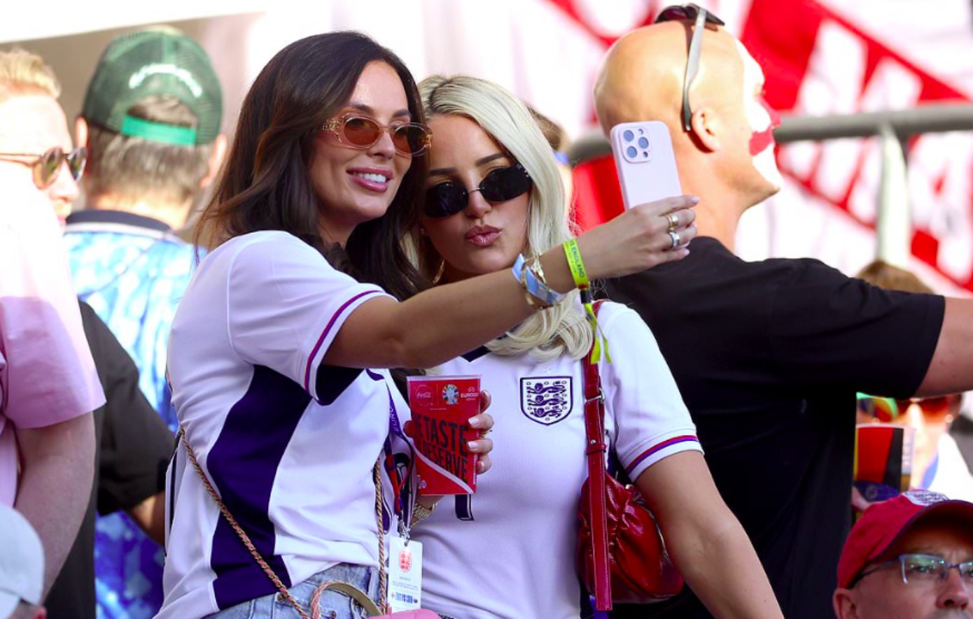 Euro 2024: Οι σύζυγοι των παικτών της Αγγλίας προστατεύουν τη σύντροφο του Γουόκερ από την πρώην του
