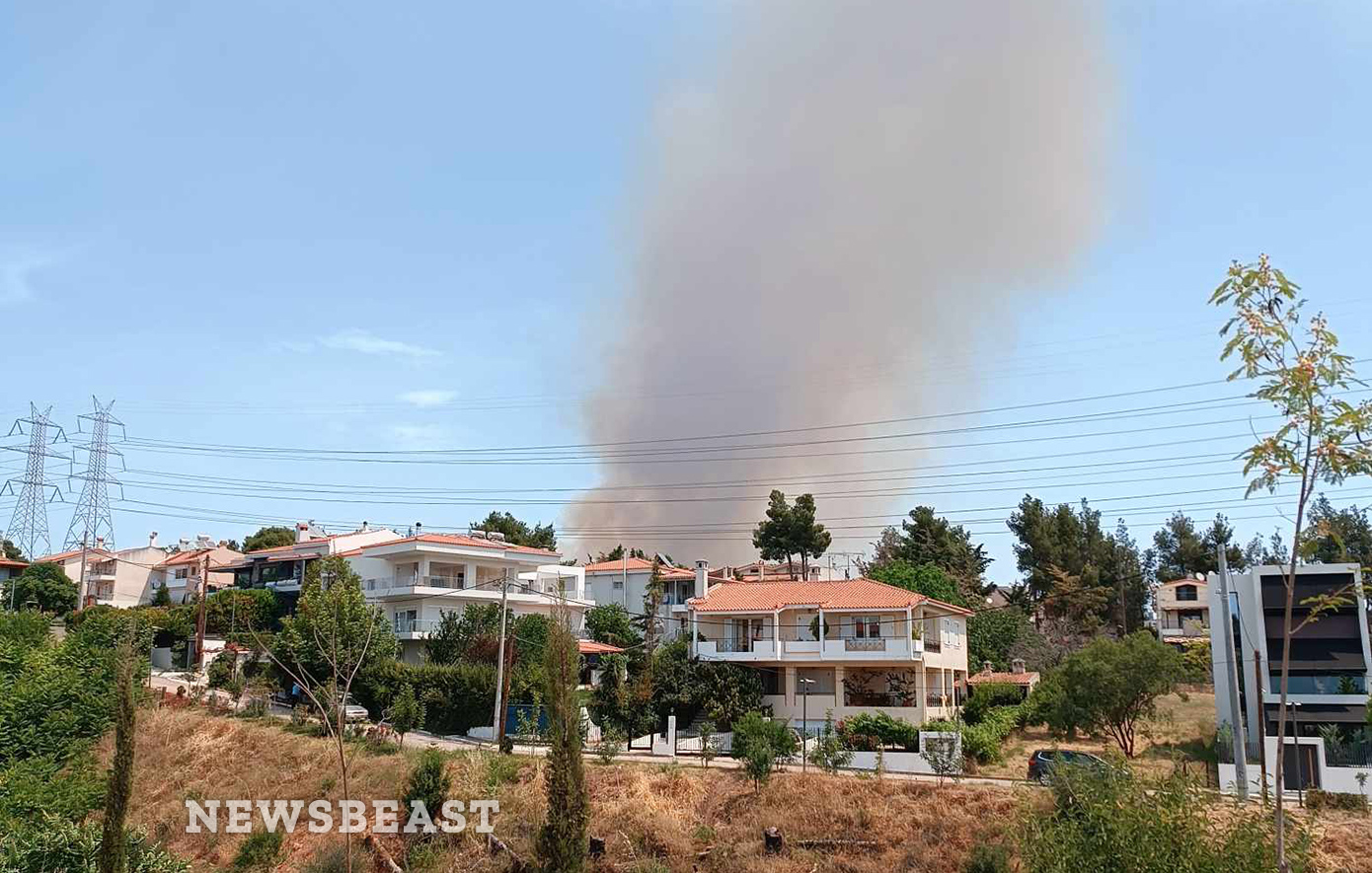 Φωτιά στη Δροσοπηγή του δήμου Ωρωπού &#8211; Διακοπή και εκτροπές της κυκλοφορίας