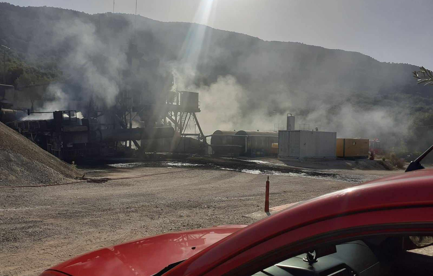 Φωτιά σε εργοτάξιο πίσσας στη Λεπενού Αγρινίου Φωτιά σε εργοτάξιο πίσσας στη Λεπενού Αγρινίου