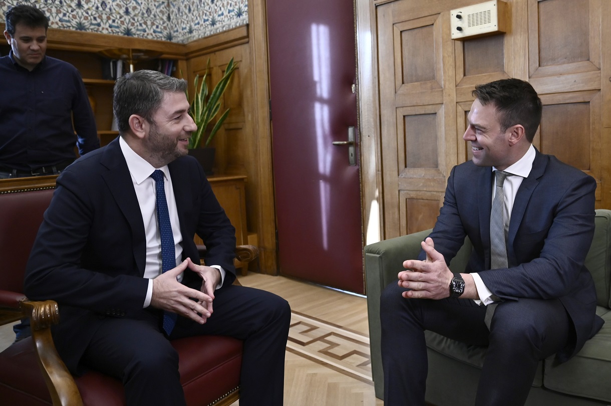 Βράζει το ΠΑΣΟΚ, οι καρατομήσεις του Κασσελάκη και τα δύο ονόματα που παίζουν στη θέση του Σχοινά