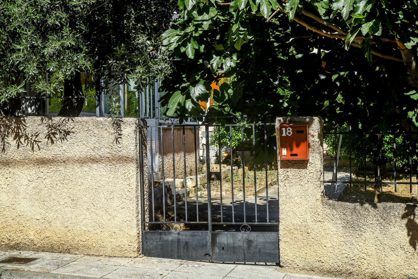 Στο Αυτόφωρο ο 57χρονος που ομολόγησε ότι έκαψε τον νεκρό του πατέρα στην αυλή του σπιτιού τους στα Άνω Λιόσια