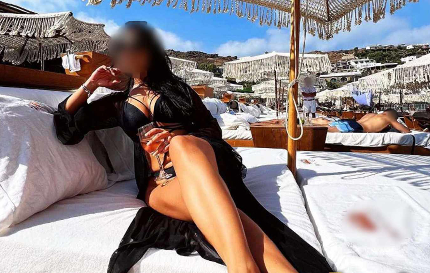 Χειροπέδες σε γυναίκα αστυνομικό στη Μύκονο που έκλεψε αλυσίδα από κρατούμενη – Η αδυναμία της στη… χλιδάτη ζωή
