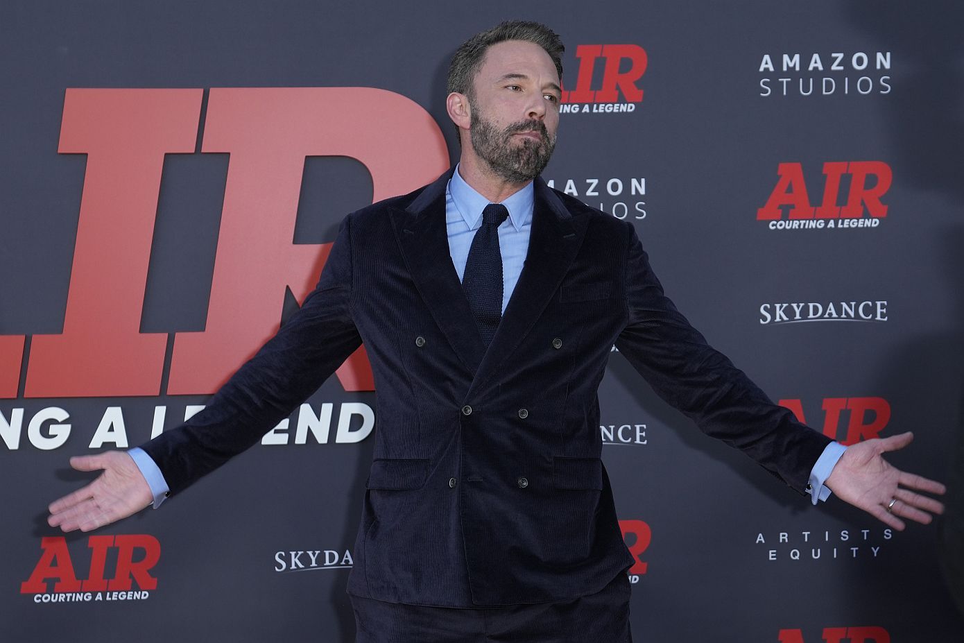 Σε άλλα νέα ο Ben Affleck σουλατσάρει με sneakers Nike αξίας 17.000 δολαρίων