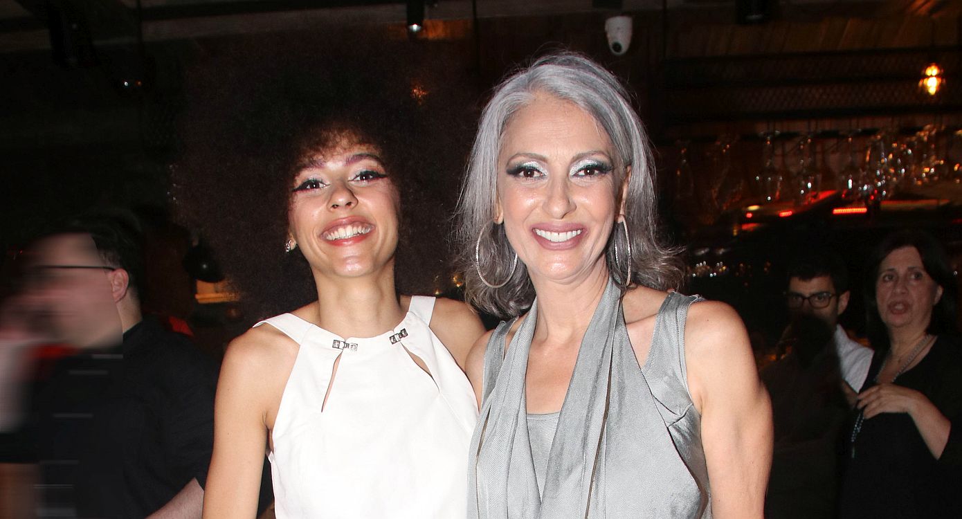 Λήδα Φόστερ: Λατρέψαμε το afro look της κόρης της Ματθίλδης Μαγγίρα
