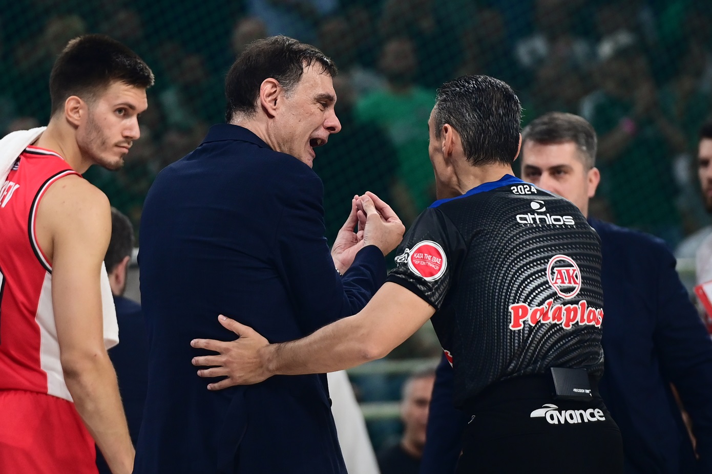 Διαμαρτύρεται ο Ολυμπιακός για τη διαιτησία: «Ντροπή σας. Ραντεβού την Τετάρτη (12/06) στο ΣΕΦ»