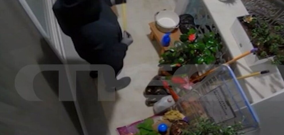 Βίντεο &#8211; ντοκουμέντο από διάρρηξη σε σπίτι στο Πανόραμα Θεσσαλονίκης &#8211; Καρέ καρέ η εισβολή των δραστών