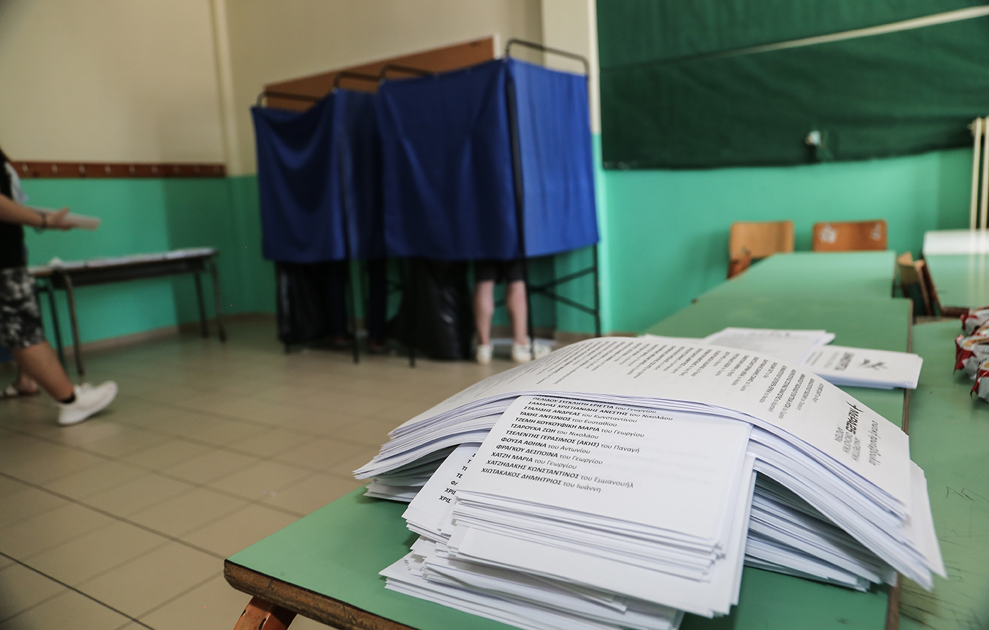 Απίστευτο περιστατικό στο Ναύπλιο &#8211; Απομακρύνθηκε ο δικαστικός αντιπρόσωπος και έκλεισε το εκλογικό κέντρο