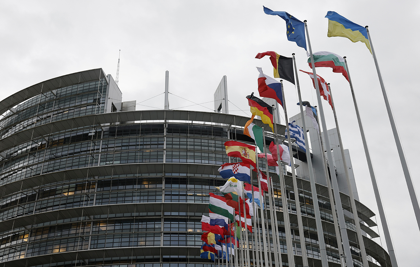 Η Ευρωπαϊκή Ένωση ανανεώνει τις κυρώσεις κατά ρώσων πολιτών και οντοτήτων – Ποιοι αφαιρέθηκαν από τον κατάλογο
