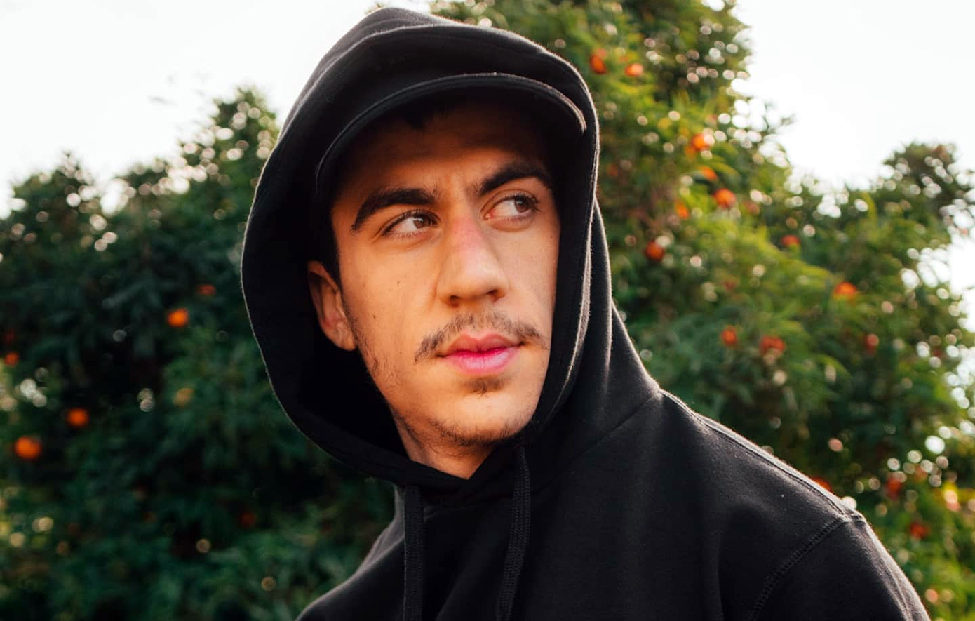 O Youtuber που μπαίνει στην Ευρωβουλή είχε πάει να προκαλέσει σύρραξη στη Μύκονο – Δείτε το βίντεο