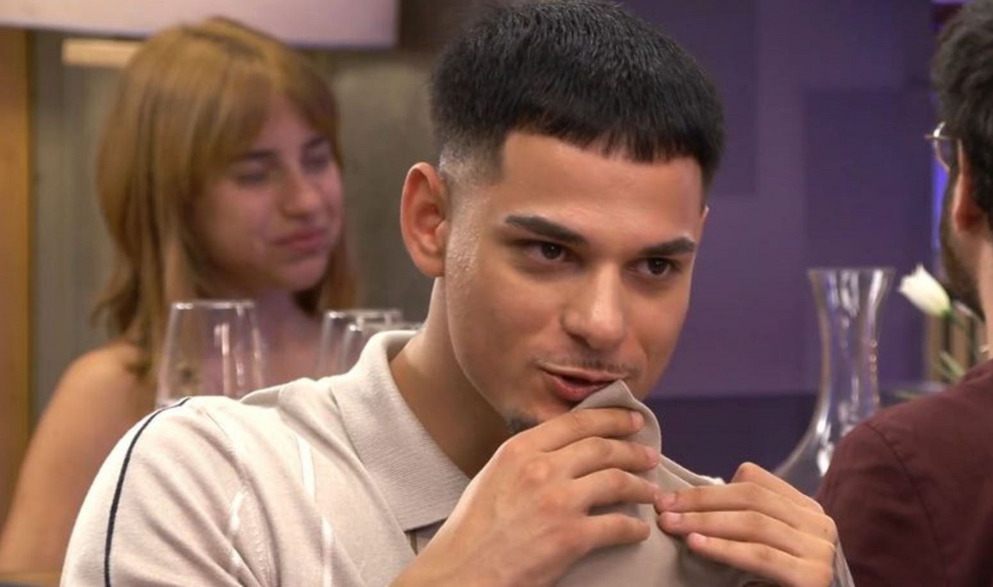 Χαμός στο First Dates: «Ακόμα και το αέριό μου δεν βρομάει, στο ορκίζομαι! – Κ… μέντα»
