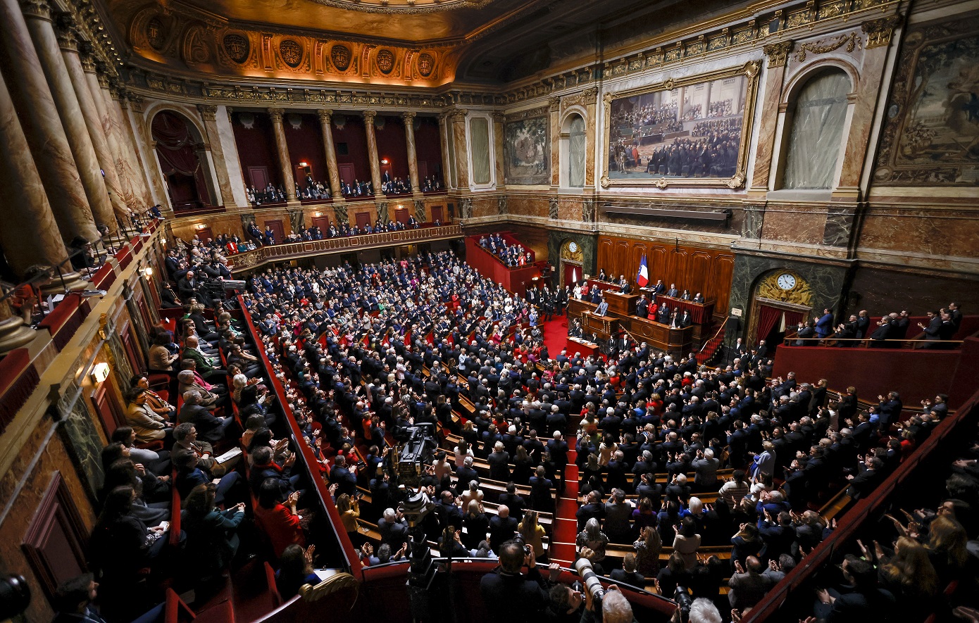 Βουλευτές εμφανίστηκαν στο κοινοβούλιο της Γαλλίας ντυμένοι στα χρώματα της Παλαιστίνης