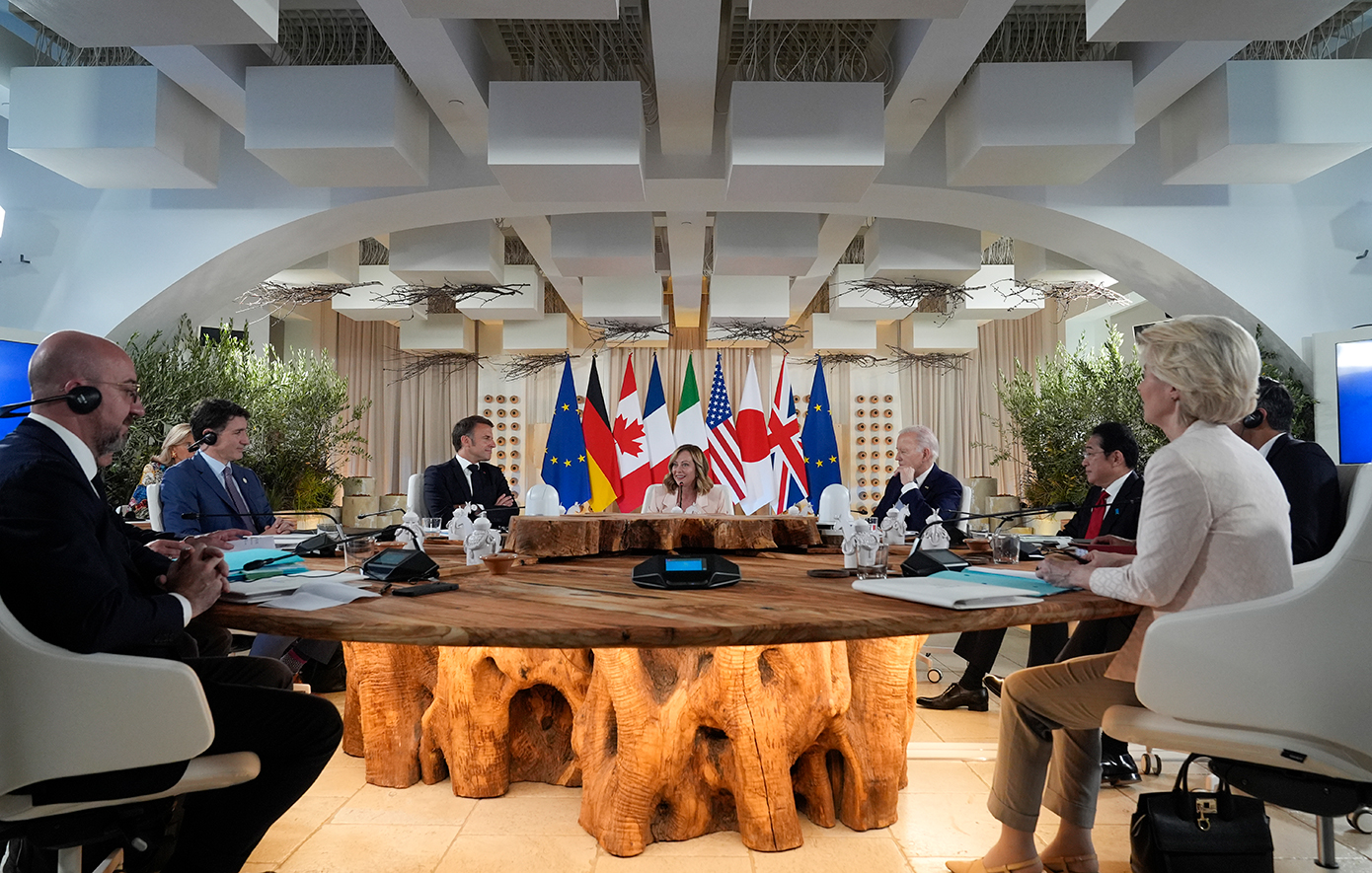Συμφωνία στην G7 να χρησιμοποιηθούν δεσμευμένα ρωσικά περιουσιακά στοιχεία στον πόλεμο της Ουκρανίας – «Εγκληματική απόφαση», λέει η Ρωσία