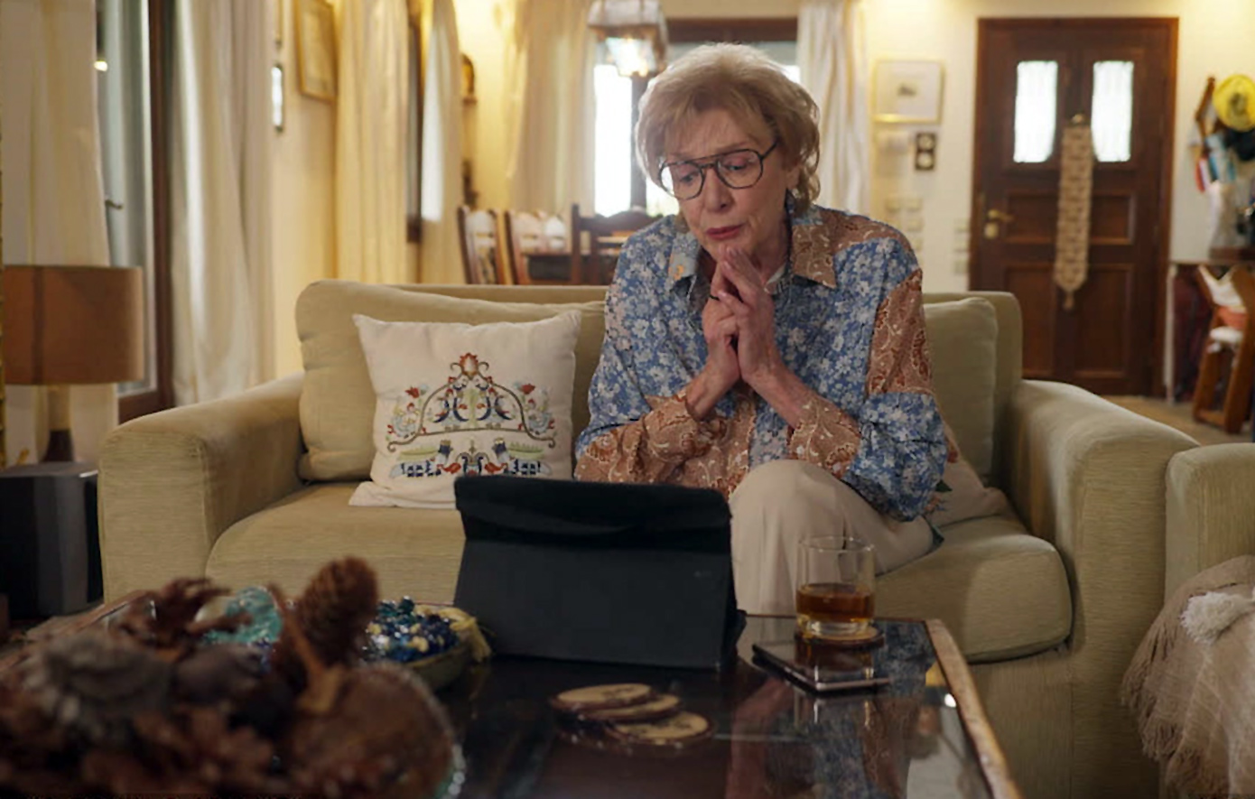 Η γη της ελιάς Η γη της ελιάς