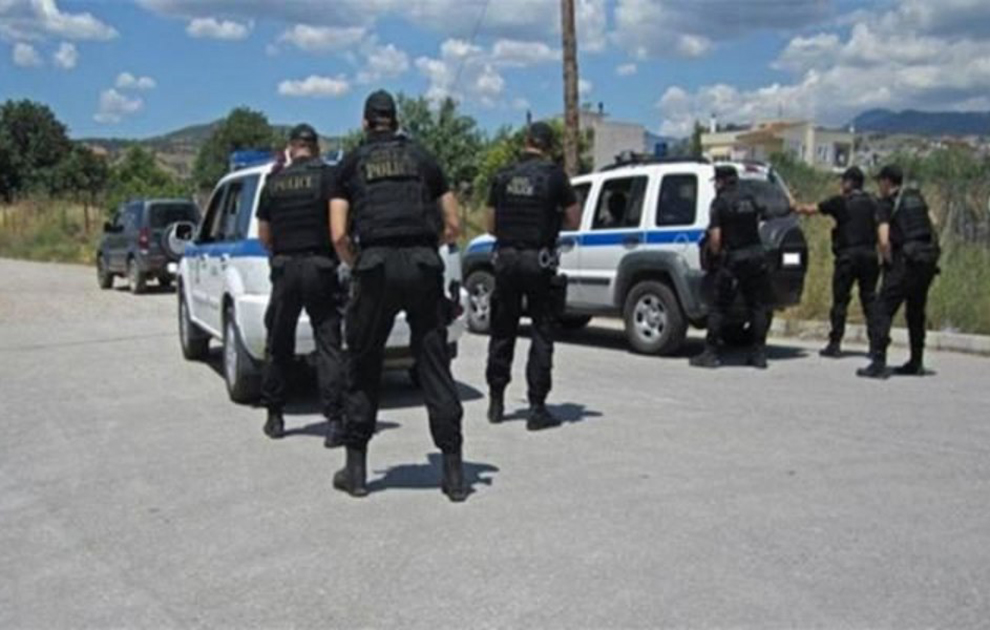Ηράκλειο: Επιτέθηκαν σε αστυνομικό της ΟΠΚΕ που κλήθηκε για επεισόδιο ενδοοικογενειακής βίας – Του έσπασαν τη μύτη