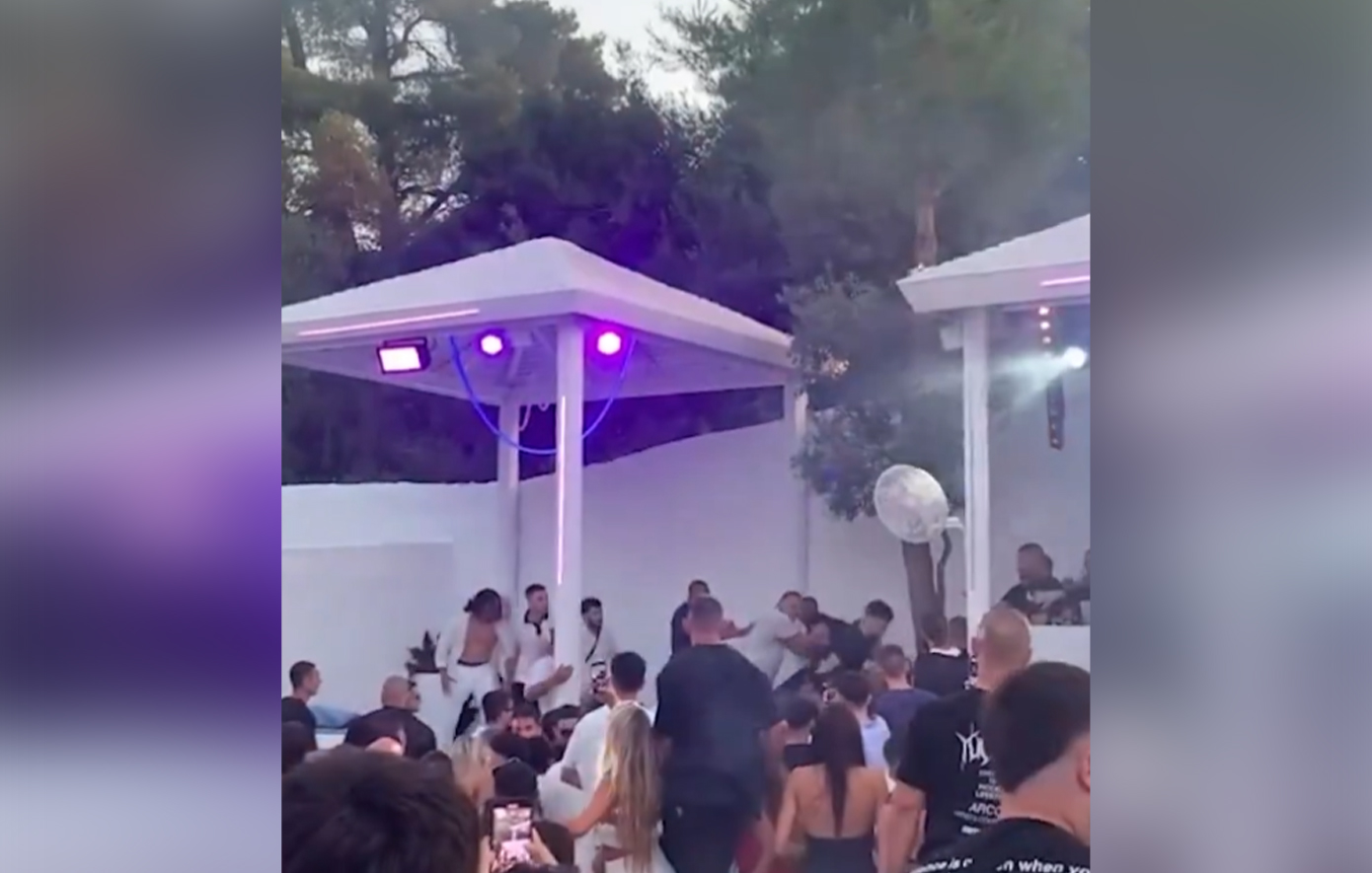Άγριο ξύλο σε μπιτς μπαρ της Χαλκιδικής – Δείτε το βίντεο