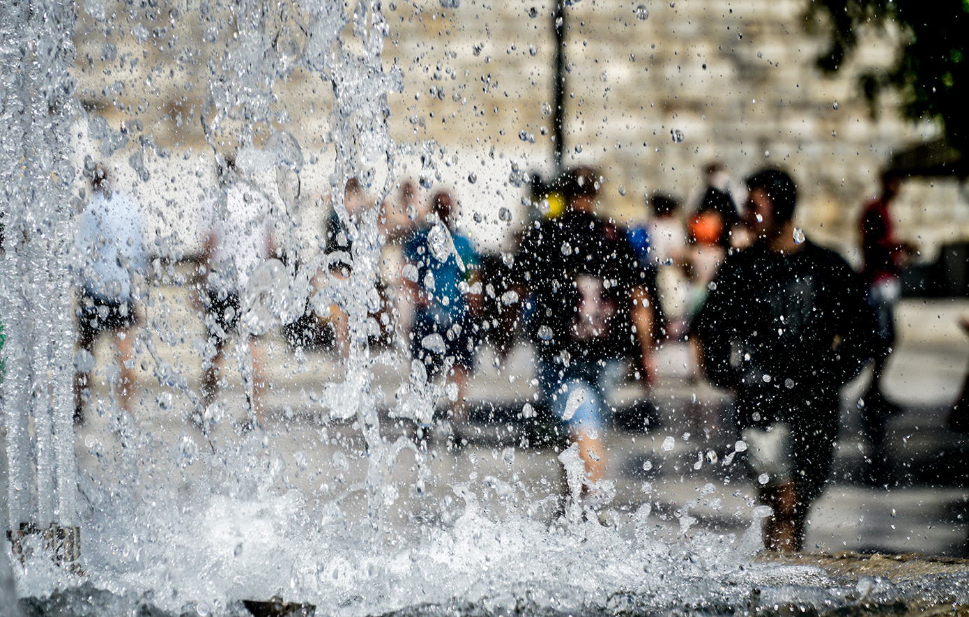«Κόλαση» στην Αττική με 43 βαθμούς την Πέμπτη – Η επικαιροποίηση του έκτακτου δελτίου της ΕΜΥ για τον καύσωνα